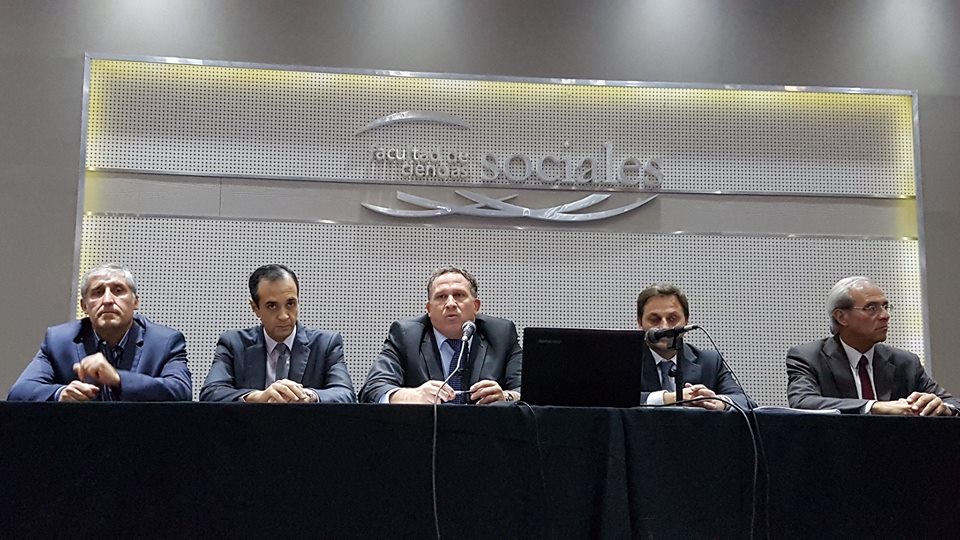 Alumnos con ganas de aprender. La Corte capacita en la Facultad de Ciencias Sociales