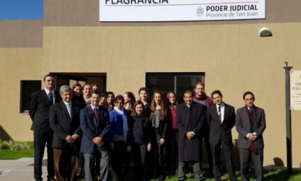 Flagrancia recibe y entrena a futuros abogados y policías