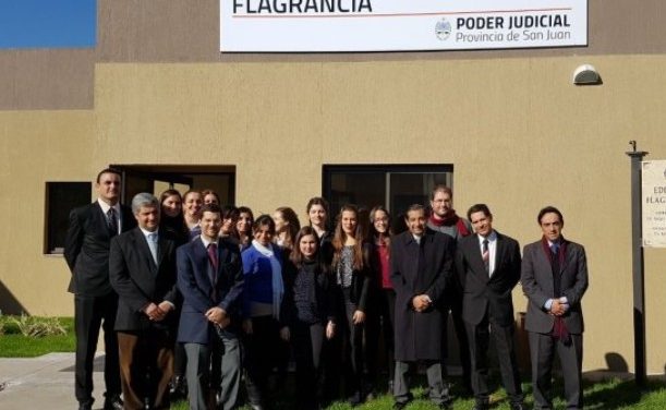 Flagrancia recibe y entrena a futuros abogados y policías