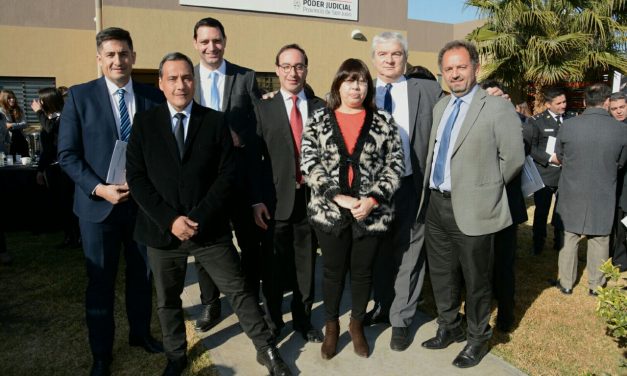 Reconocimiento a todos los empleados de Flagrancia