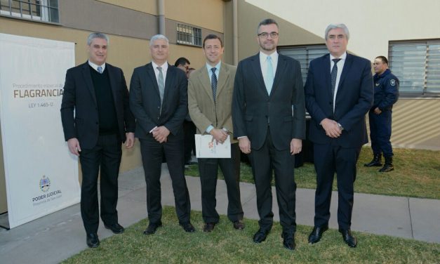 Reconocimiento a todos los empleados de Flagrancia