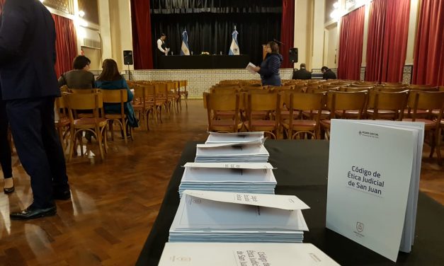 En un acto inédito, entró en vigencia el Código de Ética