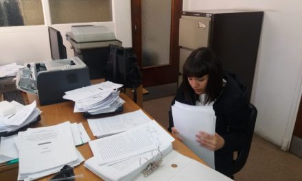 Alumnos secundarios y universitarios se entrenan en la Justicia