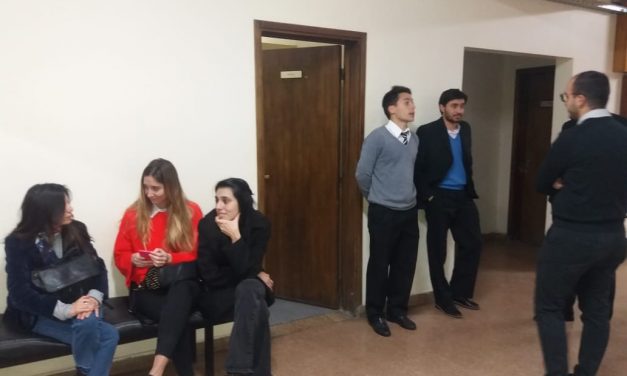 Alumnos secundarios y universitarios se entrenan en la Justicia