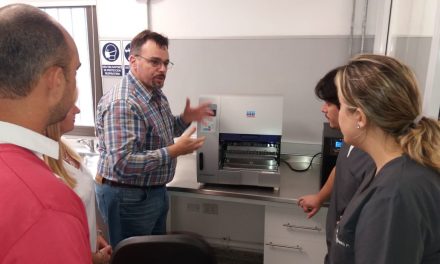 Instalaron un equipo clave para el Laboratorio de Genética