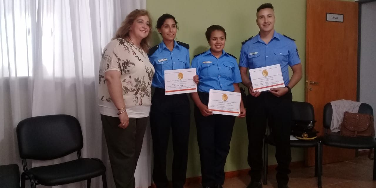 Entregaron certificados a víctimas de violencia que se capacitaron en Sarmiento