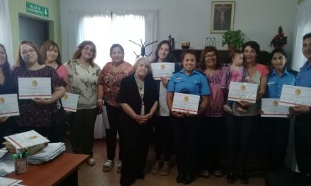 Entregaron certificados a víctimas de violencia que se capacitaron en Sarmiento