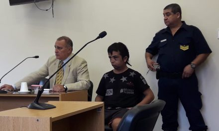 Recibió una condena y tareas comunitarias por agredir a la policía