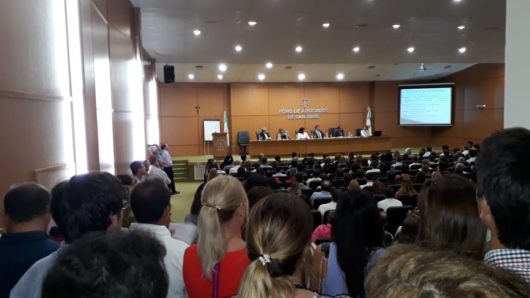 Gran interés de los abogados en la litigación oral