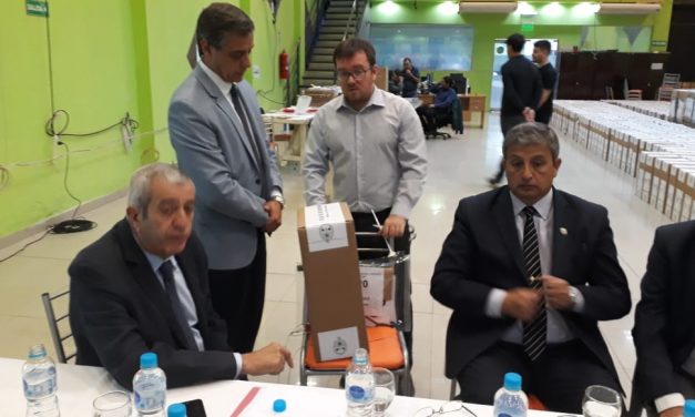 SE REALIZÓ UNA REUNIÓN INFORMATIVA ANTES DE LAS P.A.S.O. CON LOS APODERADOS