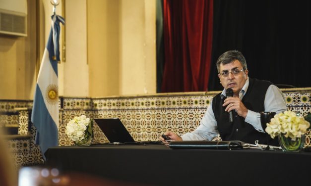 «El lenguaje claro ayuda a construir instituciones eficaces»