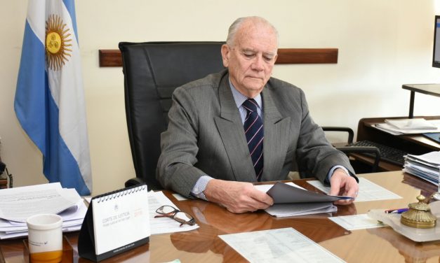 Renunció el ministro Medina Palá
