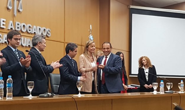 Reconocimiento del Foro de Abogados a quienes cumplieron 25 años como abogados