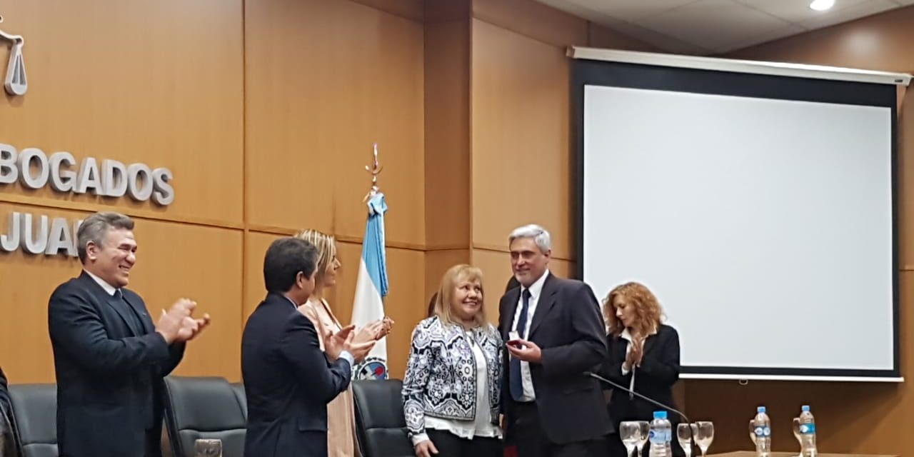 Reconocimiento del Foro de Abogados a quienes cumplieron 25 años como abogados