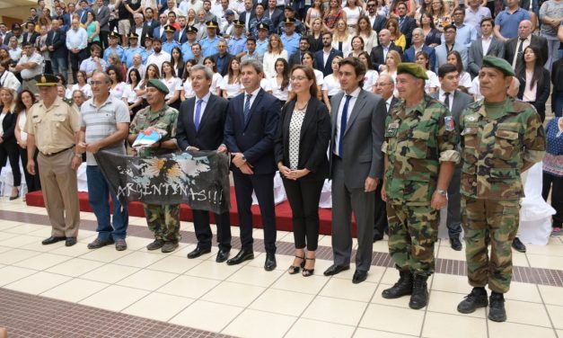 La Corte, presente en el Cambio de Guardia de la Bandera Ciudadana