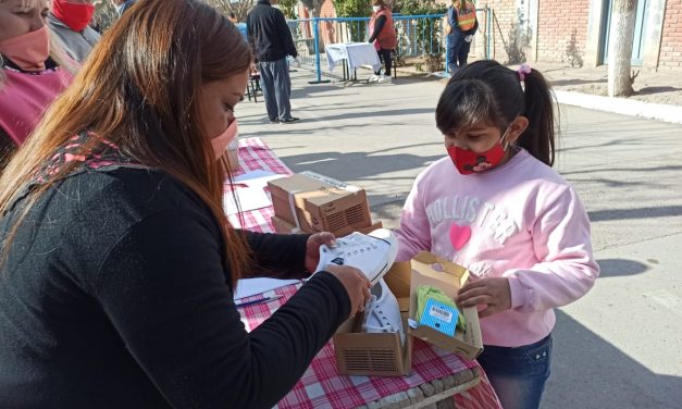 Se entregaron 154 pares de zapatillas como reparación simbólica