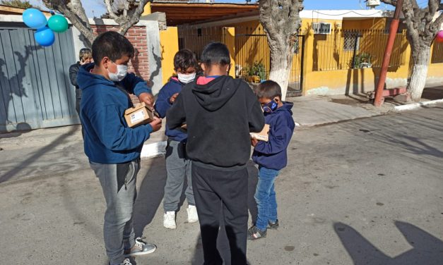 Se entregaron 154 pares de zapatillas como reparación simbólica