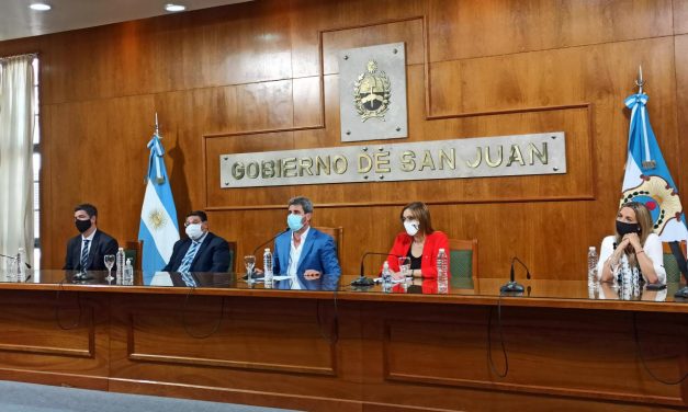 Espartanos entregó 2.000 libros a estudiantes sanjuaninos