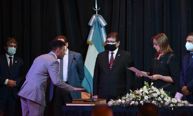 En una jornada histórica juraron 30 jueces y fiscales