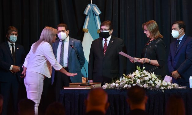 En una jornada histórica juraron 30 jueces y fiscales