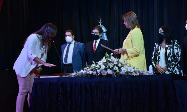 En una jornada histórica juraron 30 jueces y fiscales