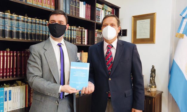 Donación del libro «La Tutela del Consumidor en los Planes de Ahorro Automotor”