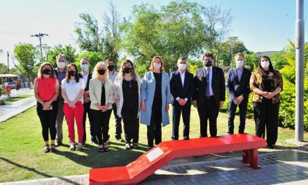 BANCO ROJO EN EL GRAN SAN JUAN PARA CONCIENTIZAR SOBRE LA VIOLENCIA CONTRA LA MUJER