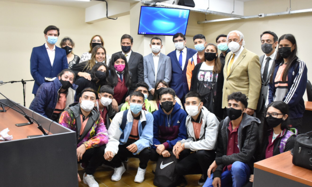 Estudiantes de Chimbas conocieron edificios judiciales y fueron recibidos por la Corte de Justicia