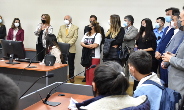 Estudiantes de Chimbas conocieron edificios judiciales y fueron recibidos por la Corte de Justicia