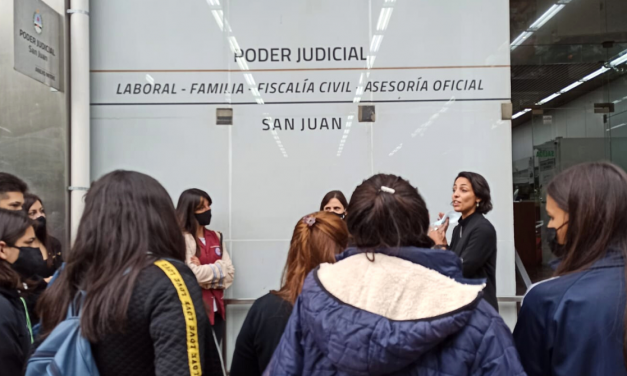 Estudiantes de Chimbas conocieron edificios judiciales y fueron recibidos por la Corte de Justicia
