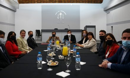 El Presidente de la Corte visitó al Directorio del Foro de Abogados