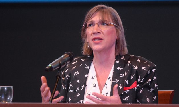 «Adoptar el cambio en el Poder Judicial» – Paula Hannaford Agor
