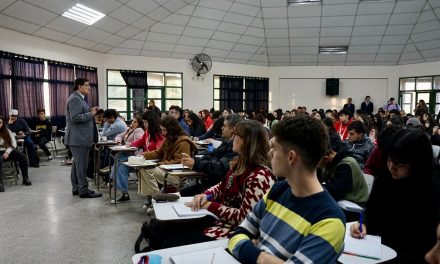 LA CORTE BRINDÓ UNA CHARLA A ESTUDIANTES DE ABOGACÍA DE LA UNSJ