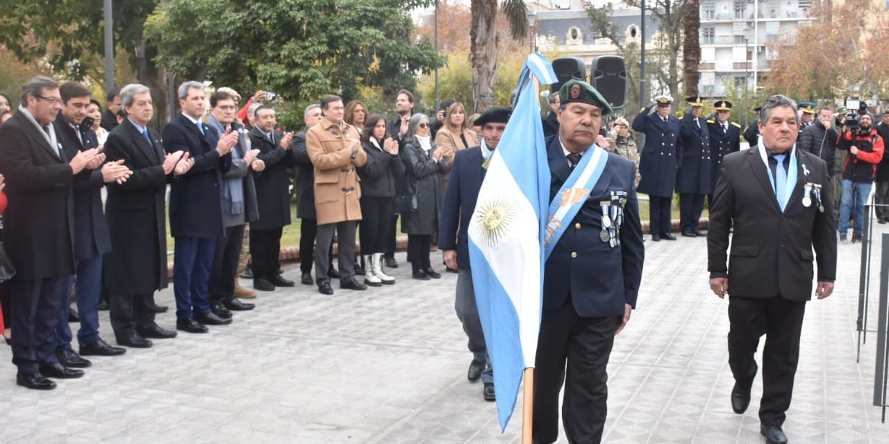 La Corte, en los actos por el Día de la Bandera