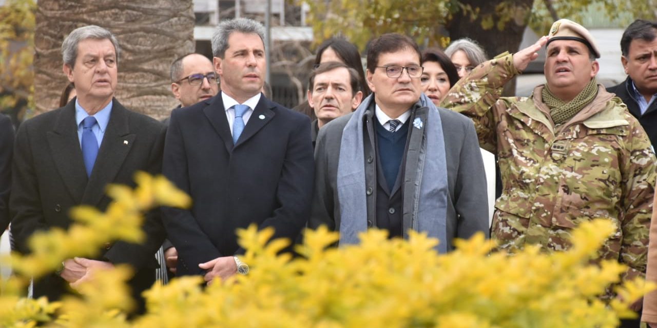 La Corte, en los actos por el Día de la Bandera