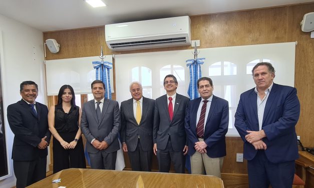 VISITA PROTOCOLAR DEL CÓNSUL DE PERÚ EN MENDOZA