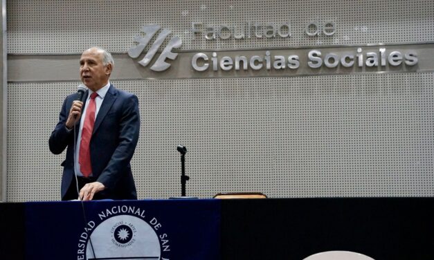 LORENZETTI DISERTÓ SOBRE “LA CRISIS Y EL NUEVO IDEALISMO” EN LA UNSJ