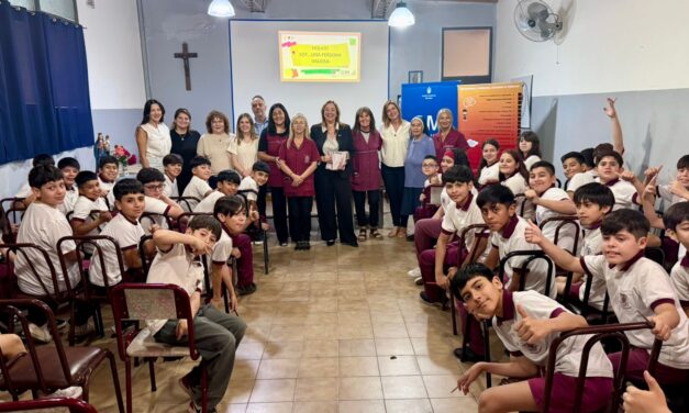 TALLERES A ESTUDIANTES DE DISTINTOS NIVELES EDUCATIVOS