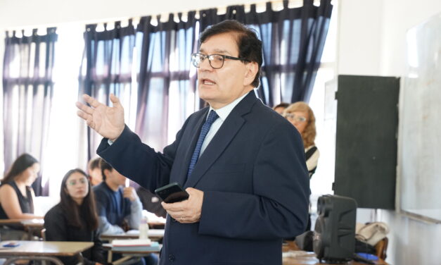 EL PRESIDENTE DE LA CORTE DE JUSTICIA DIO UNA CLASE A ESTUDIANTES DE ABOGACÍA DE LA UNSJ