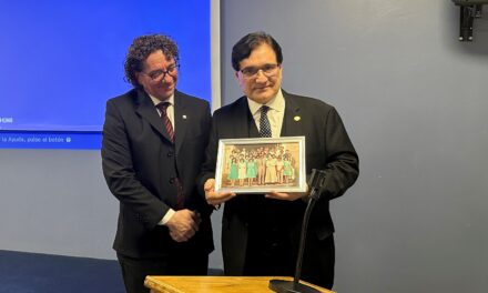 EL PRESIDENTE DE LA CORTE DE JUSTICIA BRINDÓ UNA CHARLA ABIERTA EN LA UCCUYO Y SE RINDIÓ HOMENAJE AL DR. PABLO H. OLIVARES QUIROGA